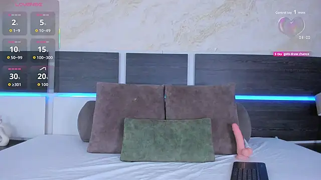 Snapshot of Susanna_Cute chatting on December 2025 12:58:01 PM Susanna Cute online show from December 2025 12:58:01 PM