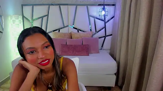 Snapshot of Susanna_Cute chatting on December 2025 12:35:02 PM Susanna Cute online show from December 2025 12:35:02 PM