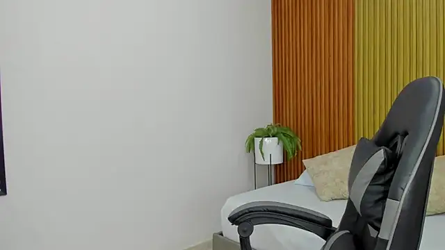 Snapshot of gisella15_ chatting on November 2025 07:26:01 PM gisella15  online show from November 2025 07:26:01 PM