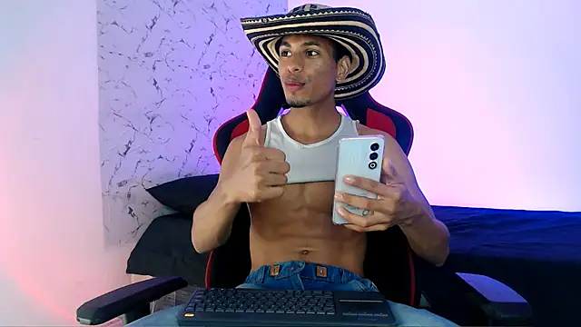 lorian vikel online show from November 2025 09:04:02 PM