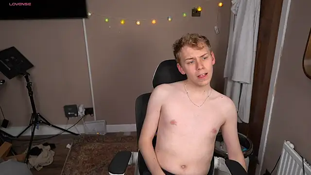 scottishtwink01 online show from July 2026 08:57:02 PM