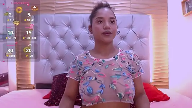 Snapshot of SofyTaylori chatting on October 2025 07:22:02 PM SofyTaylori online show from October 2025 07:22:02 PM