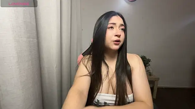 valentinauwu online show from February 2026 02:00:01 AM