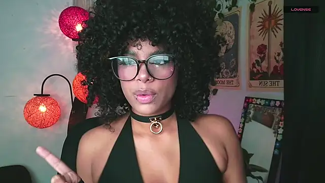 Snapshot of Raven_luv chatting on September 2025 09:25:02 PM Raven luv online show from September 2025 09:25:02 PM