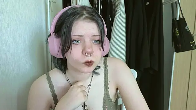 Snapshot of Alice_Zev chatting on May 2026 01:05:02 PM Alice Zev online show from May 2026 01:05:02 PM