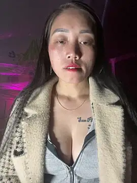 chipp-bong online show from November 2025 12:37:02 PM