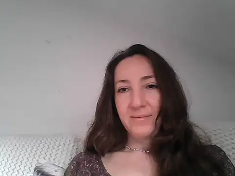 Snapshot of Valessya chatting on May 2026 02:35:01 PM Valessya online show from May 2026 02:35:01 PM