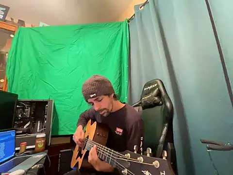 Snapshot of Stringin69 chatting on November 2025 03:12:01 PM Stringin69 online show from November 2025 03:12:01 PM