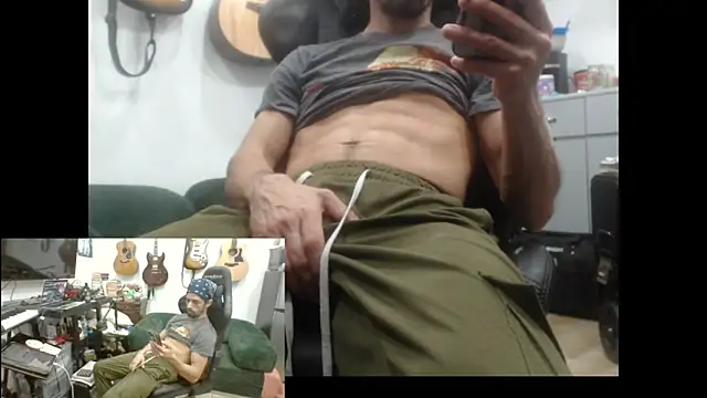 Snapshot of Stringin69 chatting on February 2026 07:47:01 AM Stringin69 online show from February 2026 07:47:01 AM