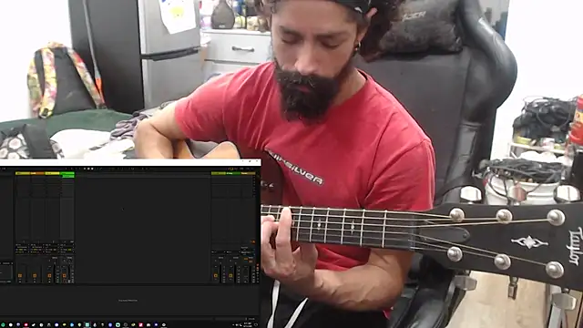 Snapshot of Stringin69 chatting on June 2026 01:31:02 PM Stringin69 online show from June 2026 01:31:02 PM