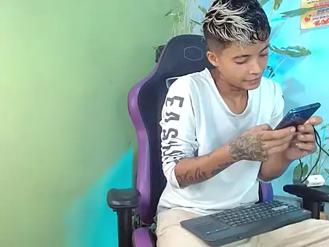 Snapshot of Dorland777 chatting on September 2025 12:12:02 AM Dorland777 online show from September 2025 12:12:02 AM