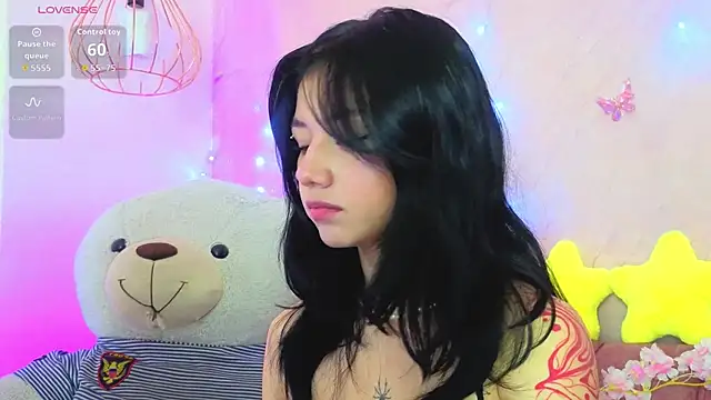 Snapshot of april_bennett chatting on April 2026 01:09:02 PM april bennett online show from April 2026 01:09:02 PM