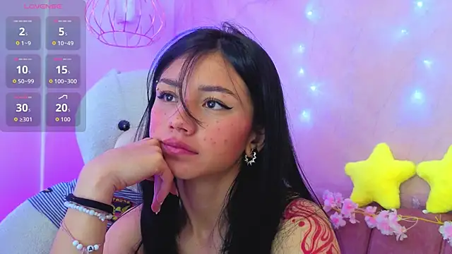 Snapshot of april_bennett chatting on June 2026 01:21:02 PM april bennett online show from June 2026 01:21:02 PM