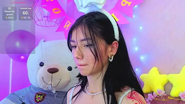 Snapshot of april_bennett chatting on July 2026 01:19:01 PM april bennett online show from July 2026 01:19:01 PM