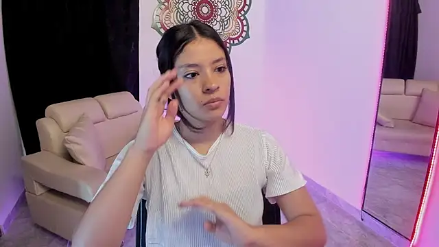 Candy fox 19 online show from March 2026 04:13:02 PM