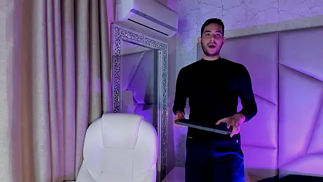 Snapshot of matti_de_lucaa chatting on September 2025 05:46:01 PM matti de lucaa online show from September 2025 05:46:01 PM