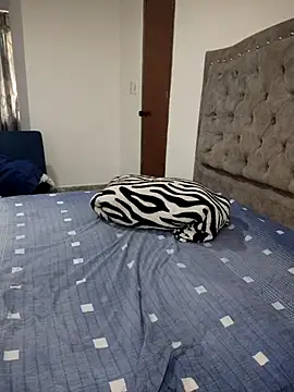 ellafrost-1 online show from October 2025 04:05:02 PM