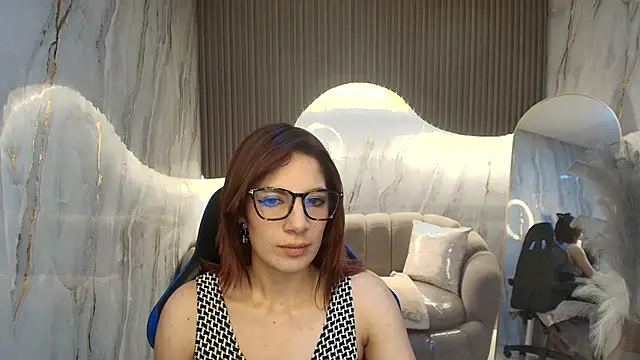 nadia r  online show from July 2026 07:38:02 PM