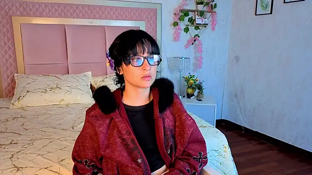 RobinBennett online show from October 2025 04:49:02 PM