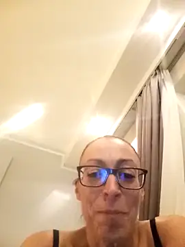 Astrid3 online show from October 2025 04:40:02 PM