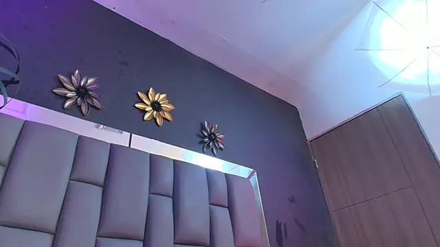 kissme luna online show from November 2025 07:03:02 PM