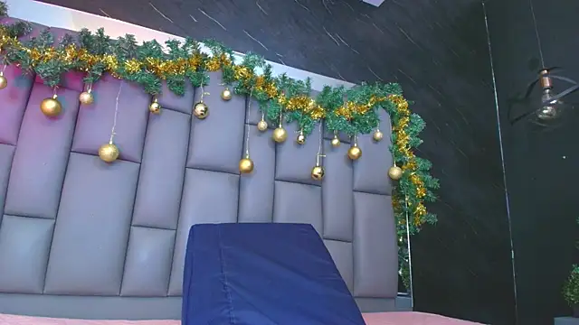 kissme luna online show from December 2025 07:09:01 PM