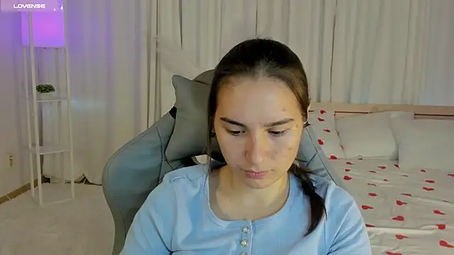 SeraphineClark online show from October 2025 03:48:01 AM
