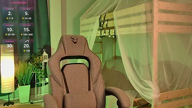 FlexyFox online show from July 2026 01:21:02 PM