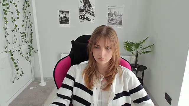 NeyliDream online show from April 2026 12:48:02 PM