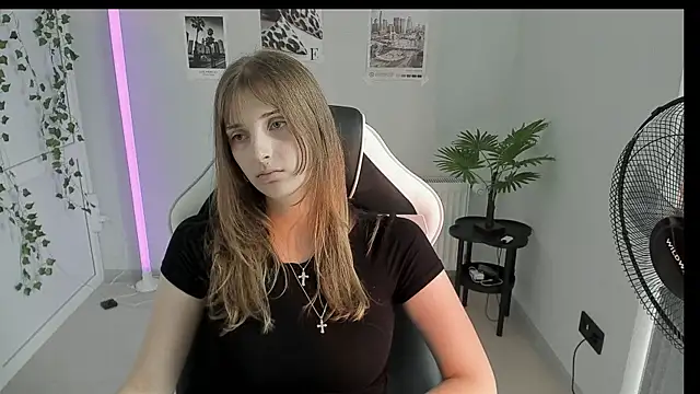 Snapshot of NeyliDream chatting on July 2026 01:39:01 PM NeyliDream online show from July 2026 01:39:01 PM