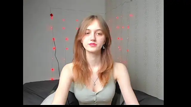 Snapshot of dreamy_pollyyy chatting on March 2026 12:44:02 PM dreamy pollyyy online show from March 2026 12:44:02 PM