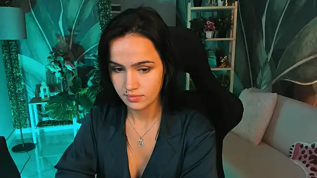 MonicaFarmer online show from September 2025 05:39:02 PM