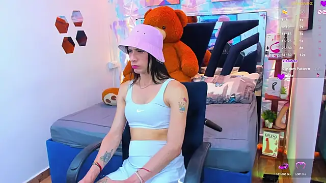 Charlotte Landry   online show from February 2026 04:27:02 PM