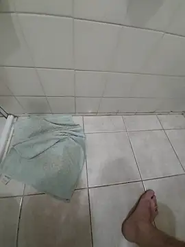 Snapshot of RoddieX chatting on October 2025 03:32:01 PM RoddieX online show from October 2025 03:32:01 PM