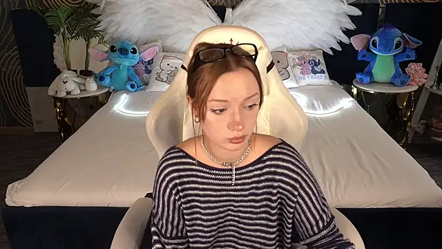 FoxyMayy online show from October 2025 12:45:02 PM