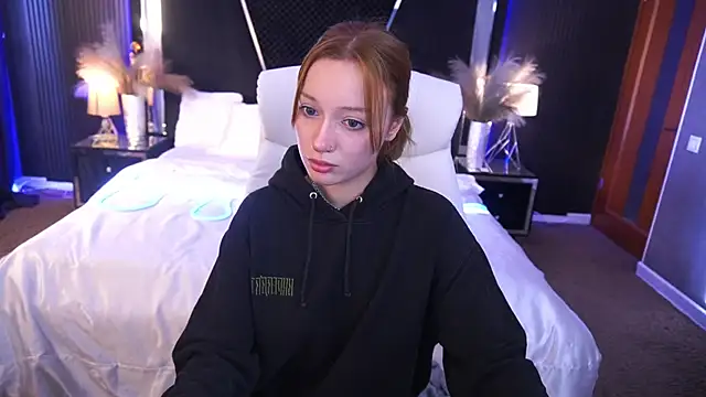 FoxyMayy online show from October 2025 12:46:01 PM