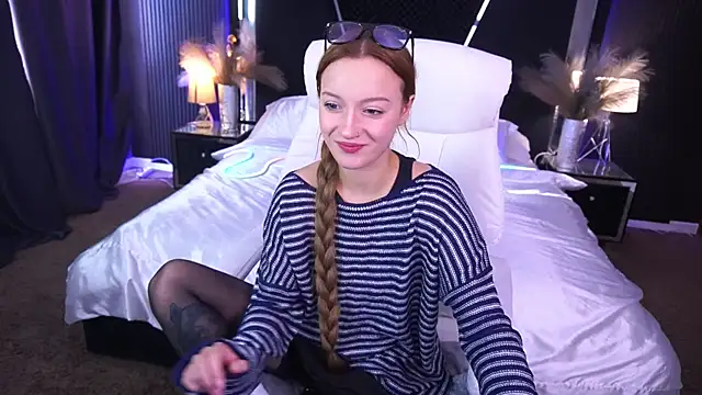 FoxyMayy online show from October 2025 01:12:02 PM