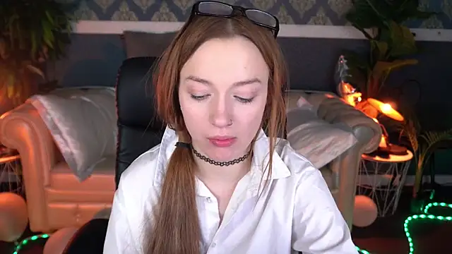 FoxyMayy online show from March 2026 05:44:01 AM