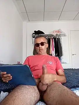 Snapshot of EmilioTaladdro chatting on June 2026 12:20:02 PM EmilioTaladdro online show from June 2026 12:20:02 PM