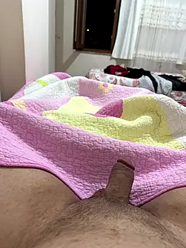 Snapshot of LAZ3R1 chatting on September 2025 10:10:02 PM LAZ3R1 online show from September 2025 10:10:02 PM