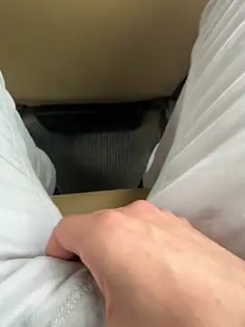 Snapshot of LAZ3R1 chatting on October 2025 08:58:01 AM LAZ3R1 online show from October 2025 08:58:01 AM