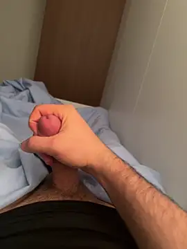 Snapshot of LAZ3R1 chatting on March 2026 04:03:01 AM LAZ3R1 online show from March 2026 04:03:01 AM