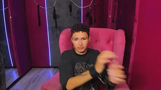 Snapshot of JonnyDarka chatting on October 2025 10:46:02 AM JonnyDarka online show from October 2025 10:46:02 AM