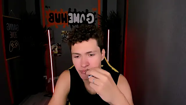 Snapshot of JonnyDarka chatting on October 2025 10:38:02 AM JonnyDarka online show from October 2025 10:38:02 AM