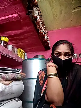 Snapshot of Suman_ji1 chatting on November 2025 05:28:02 PM Suman ji1 online show from November 2025 05:28:02 PM