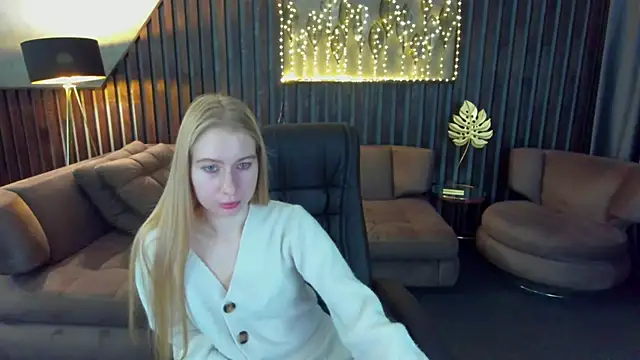 Alina Blonde online show from April 2026 06:19:01 AM