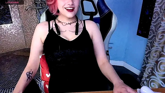 Eniferi online show from February 2026 06:15:02 PM