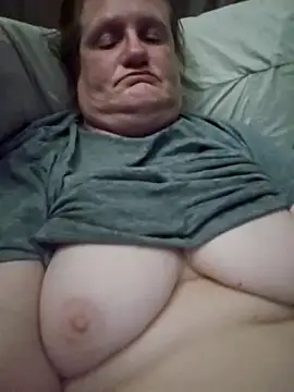 Snapshot of lindamarie_ chatting on November 2025 04:31:02 PM lindamarie  online show from November 2025 04:31:02 PM