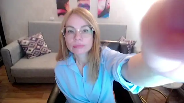 shy hot cat online show from September 2025 08:15:01 AM