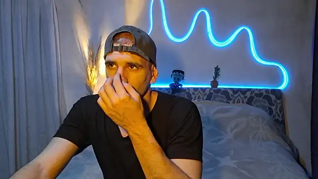 ObeyLust online show from November 2025 01:00:02 AM